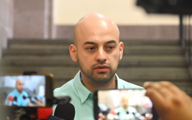 El secretario de Gobierno de Morelos, Edgar Maldonado, en conferencia de prensa frente a medios de comunicación en Cuernavaca
