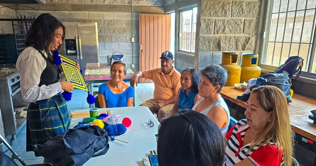 Implementan talleres de tejido Huichol en Ocotepec