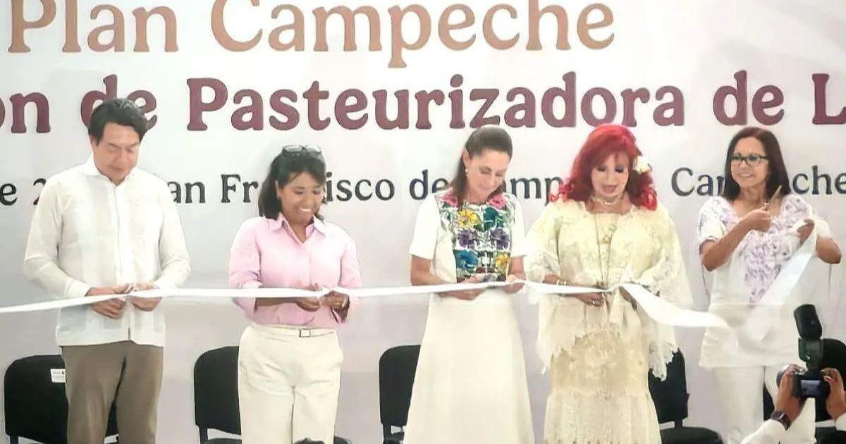 La presidenta Claudia Sheinbaum inaugura una planta pasteurizadora de leche