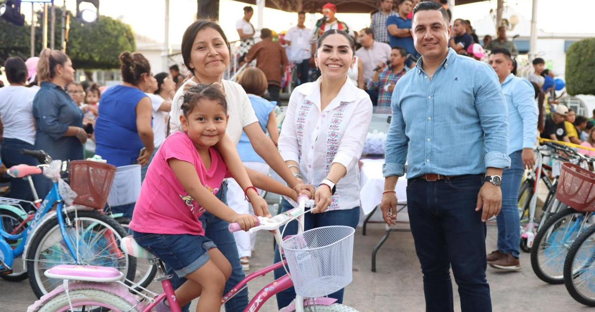 Rifan bicis y patines para 3 mil niños en festejos de Jiutepec