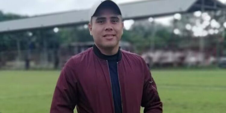 Alcalde invita a papás a festejar con “chicas buena onda”