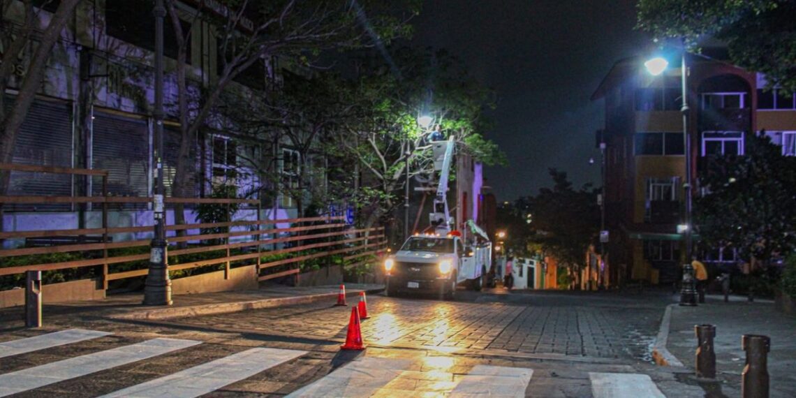 Avanza el programa "Iluminando Cuernavaca" en el Centro Histórico