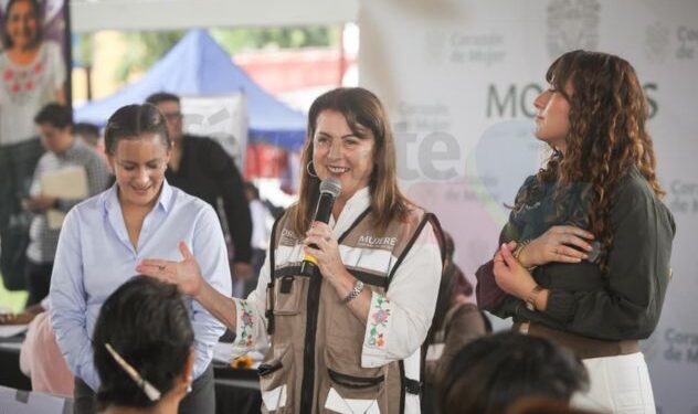 Mujeres de la región sur reciben tarjetas bancarias de apoyo económico en Puente de Ixtla, Morelos