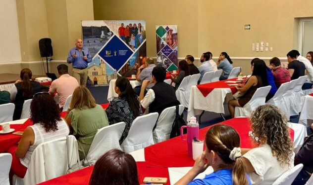 Prestadores de servicios en capacitación de anfitrionía turística en Cuernavaca, Morelos