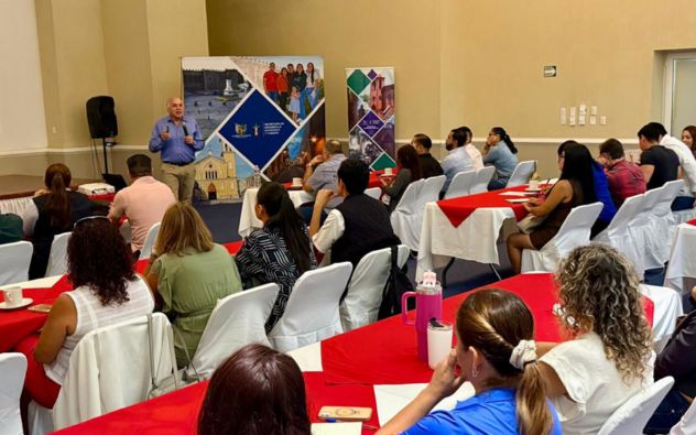 Prestadores de servicios en capacitación de anfitrionía turística en Cuernavaca, Morelos