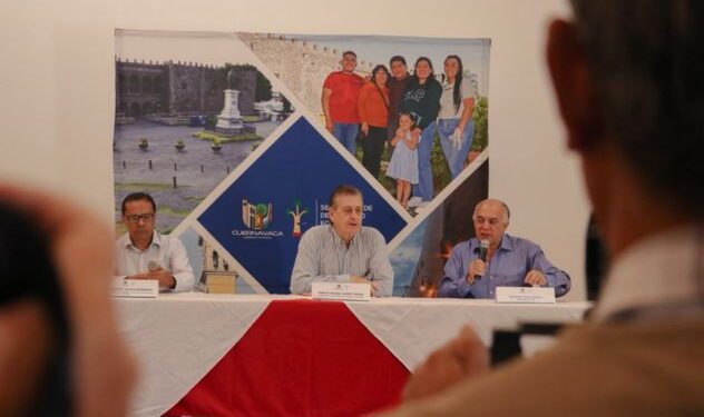 Rueda de prensa sobre capacitación de anfitrionía turística en hotel de Vista Hermosa, Cuernavaca, Morelos