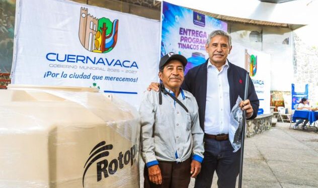 Contenedores de agua listos para entregarse a familias vulnerables en la delegación Antonio Barona de Cuernavaca, Morelos