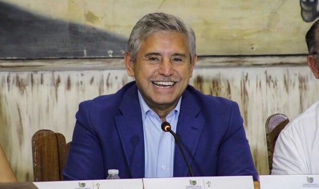 Integrantes del Cabildo de Cuernavaca votan de manera unánime durante la sesión ordinaria en Morelos