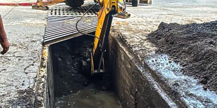 Despliegan brigadas de limpieza en Cuernavaca ante inundaciones por temporal de lluvias