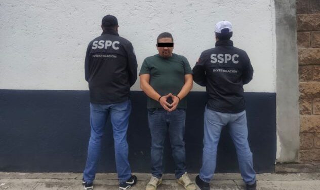 Elementos de fuerzas federales resguardando un operativo de seguridad en el municipio de San Pedro Cholula, Puebla