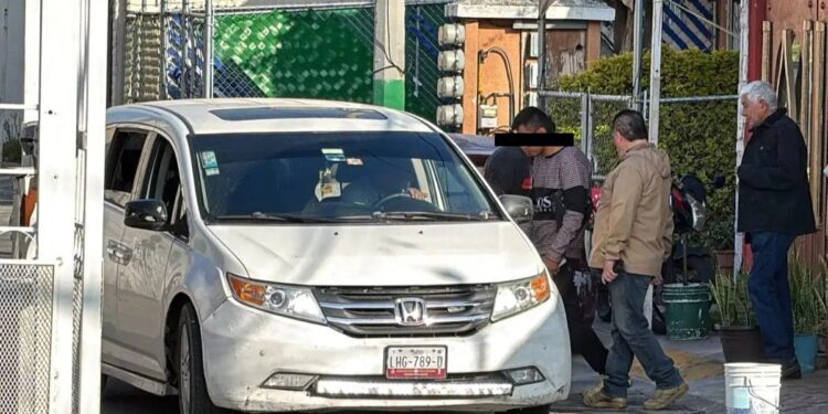 Detienen hombre en Técamac por mantener a su familia de rehenes