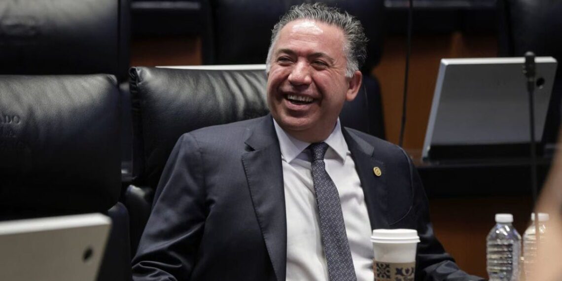 Enrique Inzunza continuará como senador de Morena