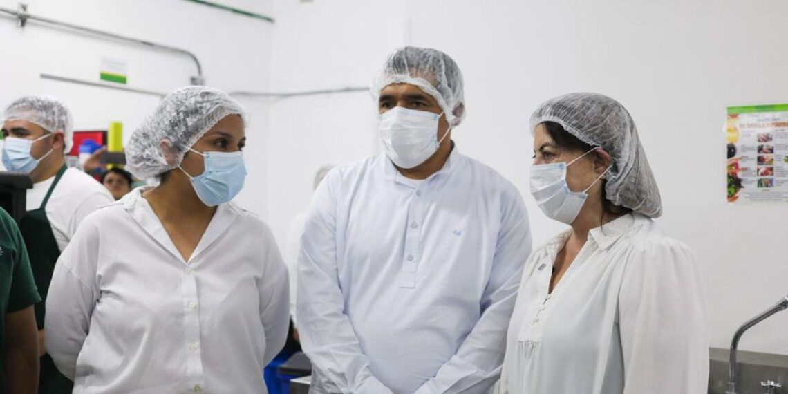 Gobernadora de Morelos supervisa Mega Cocina del Sedif en Alpuyeca