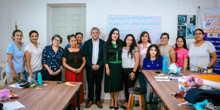 Impulsan taller de costura del IMC para dar autonomía económica a mujeres