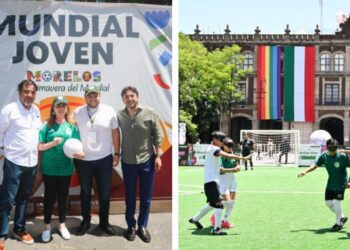 Jugadores de futbol con discapacidad visual utilizando antifaces y un balón sonoro disputando un partido en la cancha temporal de la Plaza Zapata en Cuernavaca, ante la mirada de asistentes y autoridades.