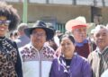 Consejeras, consejeros y autoridades del CNPI e IPIAM durante las mesas de trabajo en la Ciudad de México, analizando el proyecto de ley para los pueblos originarios y afromexicanos.