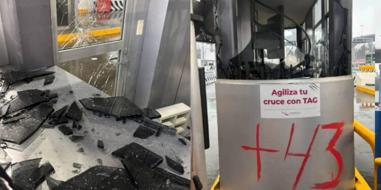 Normalistas destrozan casetas de la México-Cuernavaca