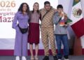 La presidenta de México se comprometió a brindar ayuda económica y social a los comerciantes dueños de la mascota viral del Mundial