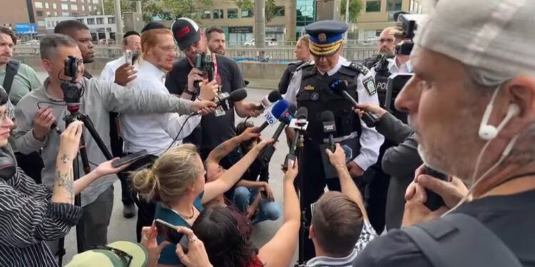 Registran tiroteo en barrio judío en Canadá