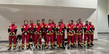 Rescatistas mexicanos