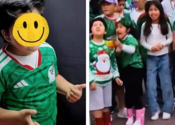 Captura de pantalla de Santiago Giménez mandando un saludo en video y el pequeño Santiago sonriendo con su suéter navideño verde y rojo.