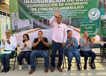 Santos Tavarez entrega pavimentación hidráulica en la colonia Agrícola 28 de Agosto