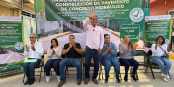 Santos Tavarez entrega pavimentación hidráulica en la colonia Agrícola 28 de Agosto