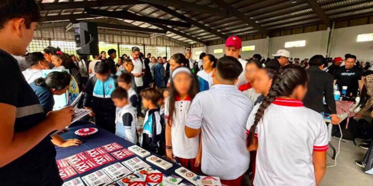 Seprac acerca programas de prevención del delito a más de mil personas en Cuernavaca