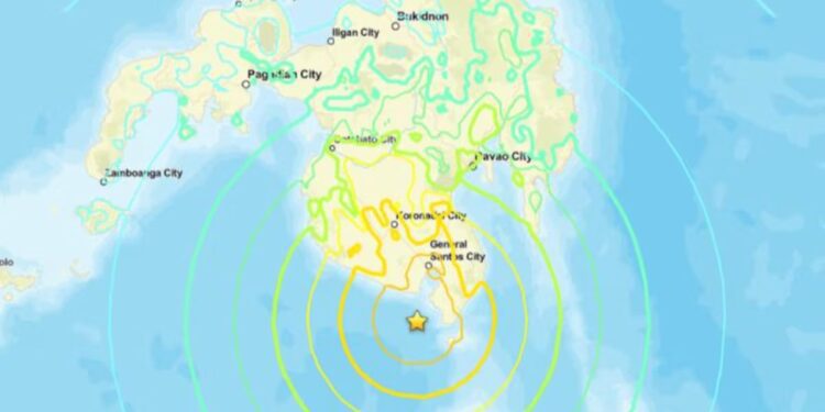 Sismo de 7.8 sacude a Filipinas, hay alerta de Tsunami
