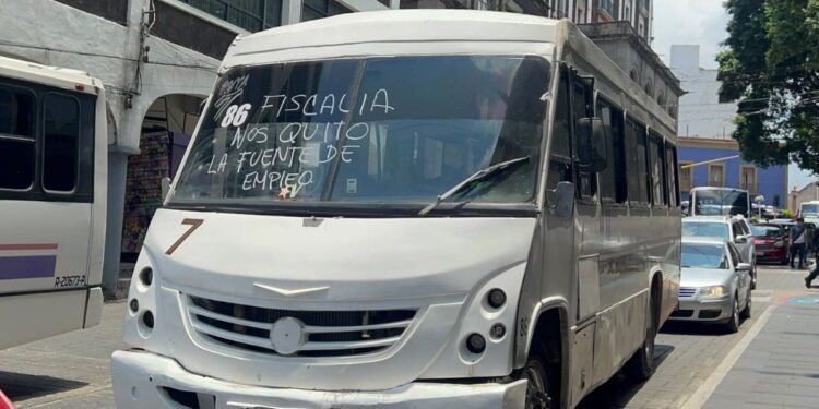 Transportistas de la ruta 7 protestan por aseguramiento de su base