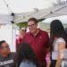 Vecinos de la colonia Antonio Barona recibiendo apoyos sociales durante el Mercado del Bienestar en Cuernavaca, Morelos