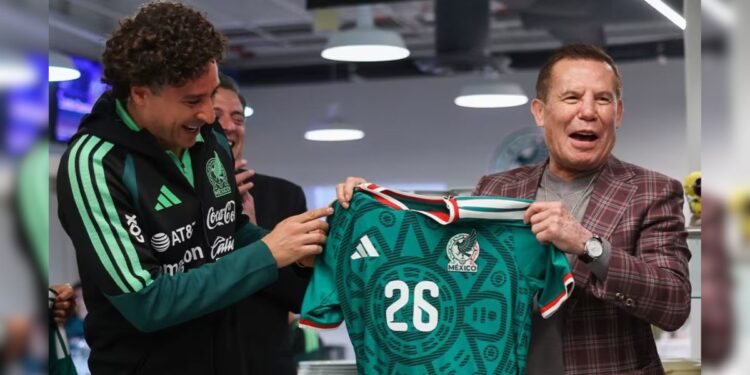 julio César Chávez visita Selección Mexicana